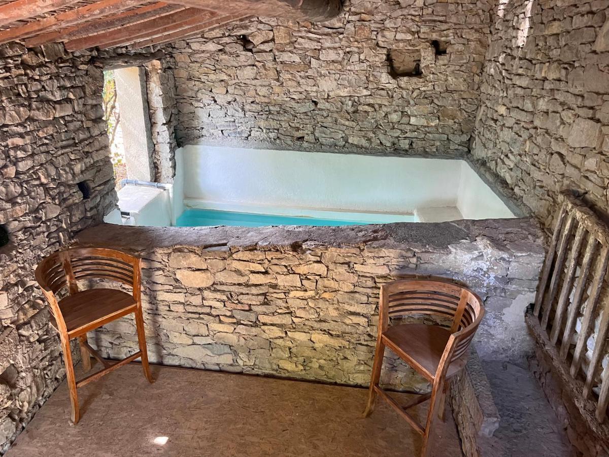 L'Ostal Du Pic Saint Loup Aux Embruscalles Claret Exterior foto